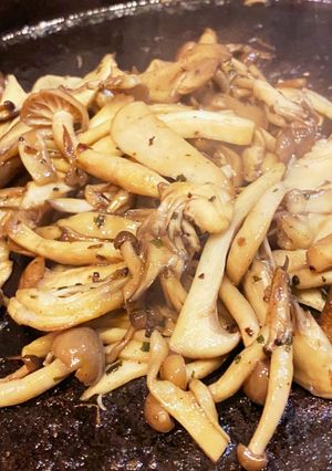 「いしり」でクサうま キノコバター焼き-レシピのメイン写真