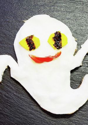 絵本のごはん☆おばけの目玉焼き-レシピのメイン写真