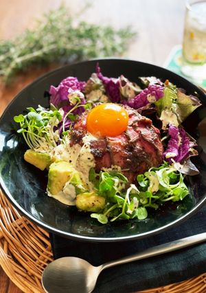 白黒ソースのローストビーフ丼-レシピのメイン写真