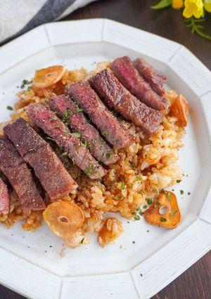 鉄板焼き屋風ガーリックステーキライス-レシピのメイン写真