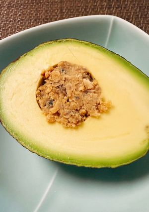焼き味噌でアボカド🥑😻-レシピのメイン写真