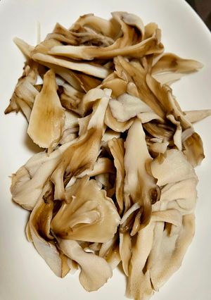 太らないつまみ 舞茸はごま塩(*^￢^*-レシピのメイン写真