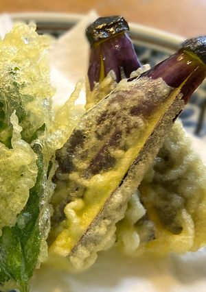 香り立つバジルの天ぷら　紫色茄子の天ぷら-レシピのメイン写真