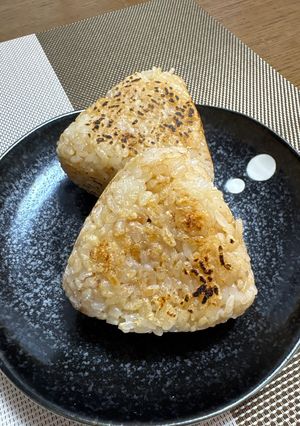 おかかニンニク醤油焼きおにぎり-レシピのメイン写真