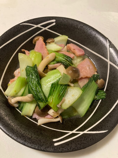 青梗菜とベーコンの炒め物-レシピのメイン写真
