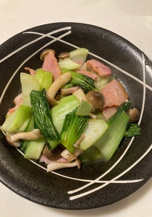 青梗菜とベーコンの炒め物-レシピのメイン写真