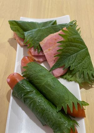 お弁当。ベーコンとウインナーの大葉巻き-レシピのメイン写真