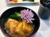 菊の花香るみぞれあんの揚げ出し豆腐