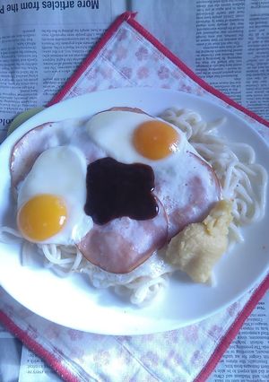 Wハムエッグ載せ焼きうどん＋白味噌-レシピのメイン写真