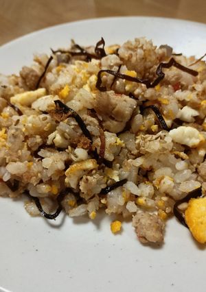 崩しマグロハンバーグの塩昆布卵炒飯-レシピのメイン写真