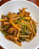 Radish and green pepper fry (kimpira): 大根とピーマンのきんぴら風