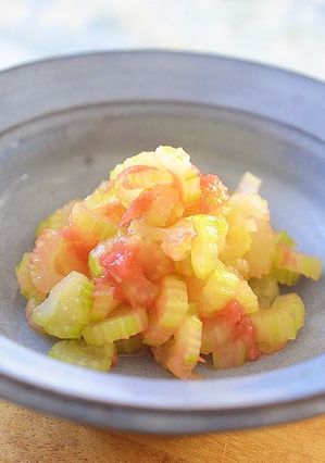爽やか～！セロリの梅肉和え♪-レシピのメイン写真