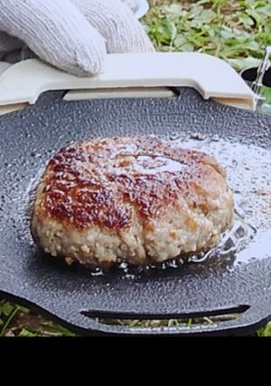 キャンプでハンバーグ-レシピのメイン写真