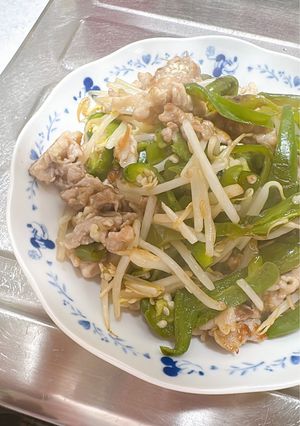 まるごとピーマンと豚肉の簡単炒め-レシピのメイン写真