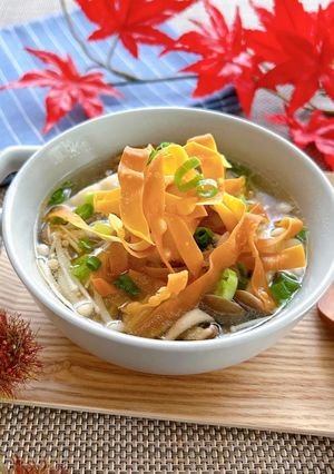 いろいろきのこと揚げワンタンの中華スープ-レシピのメイン写真