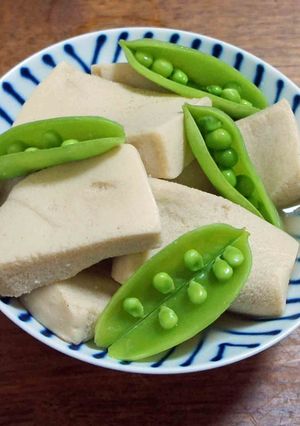 高野豆腐とスナップエンドウの炊き合わせ-レシピのメイン写真