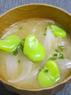 空豆と新玉ねぎの味噌汁-レシピのメイン写真
