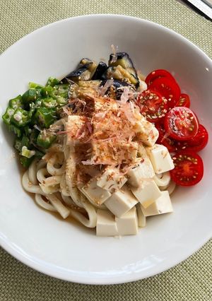 豆腐と夏野菜の冷やしぶっかけうどん-レシピのメイン写真