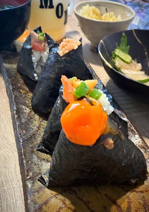 黄身醤油漬け肉そぼろのおむすび　ぼんご式-レシピのメイン写真