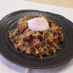 รูปของ 【カルビ丼のたれ】ビビンチャーハン