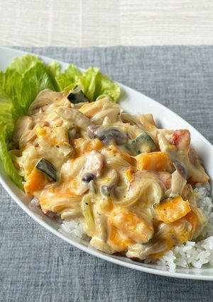 かぼちゃのクリームシチューをご飯にかけました！-レシピのメイン写真