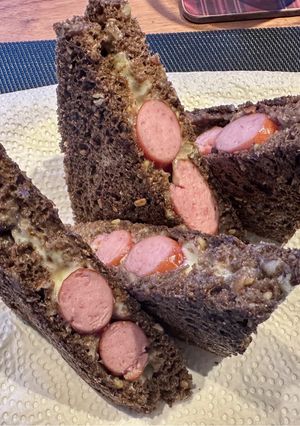 焼きソーセージチーズのせホットサンド-レシピのメイン写真