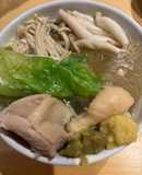 鶏レタスときのこのピリ辛中華風スープ
