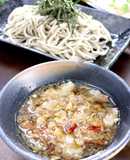 食欲そそる！ピリ辛そばのつけ麺
