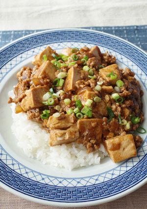 子どもも食べやすい！玉ねぎの麻婆豆腐丼-レシピのメイン写真