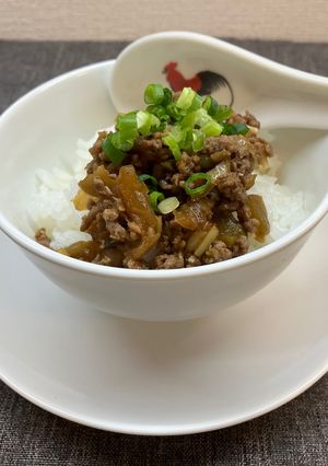 牛ひき肉とザーサイ のそぼろ丼!-レシピのメイン写真
