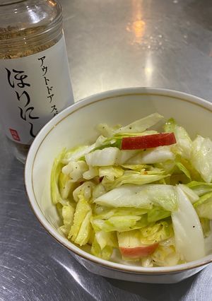 キャベツとリンゴのサラダ-レシピのメイン写真