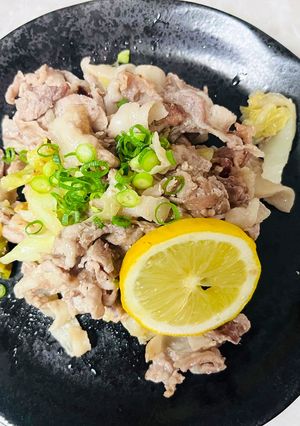 豚こまの塩麹焼き レモン添え-レシピのメイン写真