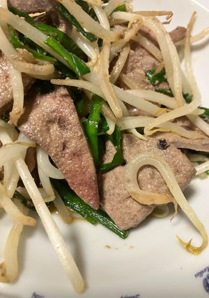 簡単　夏本番もやしレバニラ炒め-レシピのメイン写真