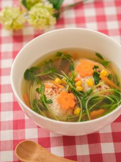 鶏つくねと彩り野菜を使ったお手軽スープ-レシピのメイン写真