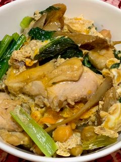 鶏ももと残り野菜の卵とじ丼-レシピのメイン写真