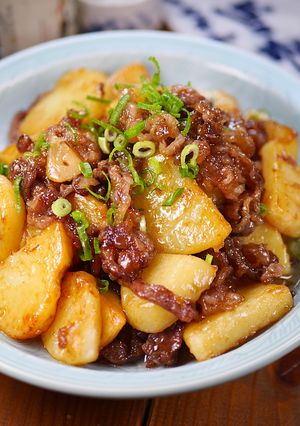 ほくほく新じゃがと牛肉の甘辛にんにく炒め-レシピのメイン写真