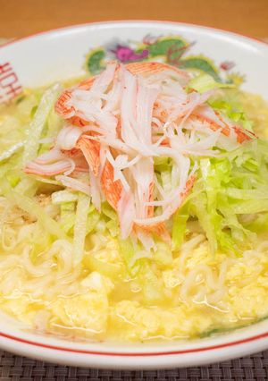 カニカマとレタスと卵の塩ラーメン-レシピのメイン写真