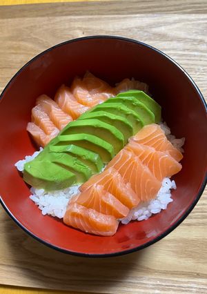 簡単☆サーモンとアボガドのポキ丼-レシピのメイン写真