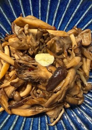 秋の味覚！きのこたっぷりバタポン炒め-レシピのメイン写真