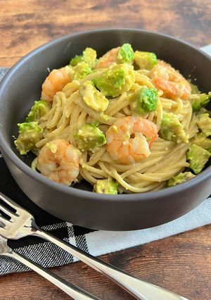 濃厚!えびとアボカドの和風クリームパスタ-レシピのメイン写真