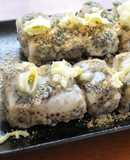 【 黒ごま揚げ餅　きな粉はちみつバター〗