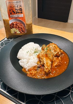 夏野菜たっぷり!やみつき手羽元無水カレー-レシピのメイン写真