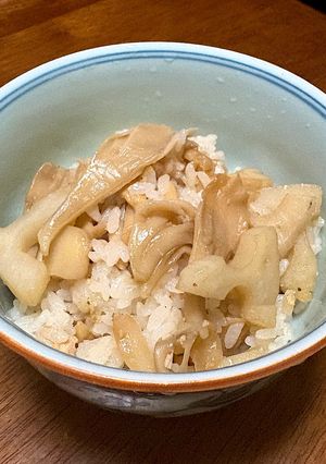 香りと食感を楽しむ！舞茸れんこんご飯-レシピのメイン写真