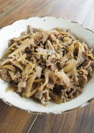 《主菜》牛肉と舞茸のしぐれ煮-レシピのメイン写真