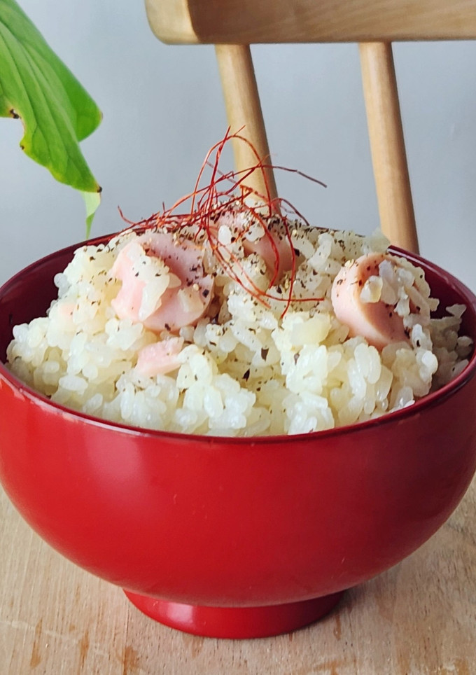 簡単節約♪魚肉ソーセージの炊き込みご飯-レシピのメイン写真