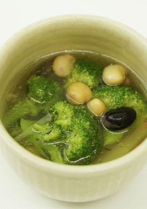 ブロッコリーと豆のコンソメスープ-レシピのメイン写真