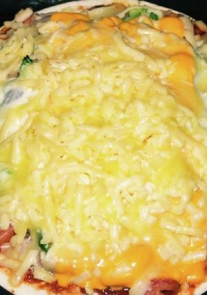 野菜とチーズの具沢ピザ-レシピのメイン写真
