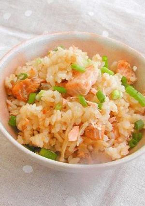 入れて炊くだけ☆鮭の炊き込みご飯-レシピのメイン写真