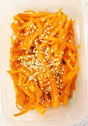 人参だけ！胡麻ドレッシング炒め-レシピのメイン写真