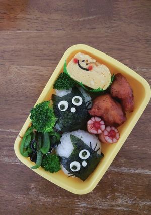 可愛いクロネコおにぎり弁当♪-レシピのメイン写真